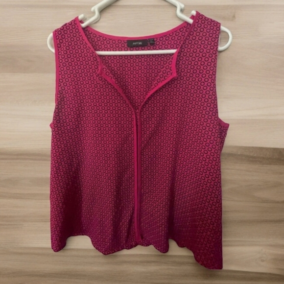 APT. 9 Sleeveless  blouse  Sz PL - Picture 9 of 9